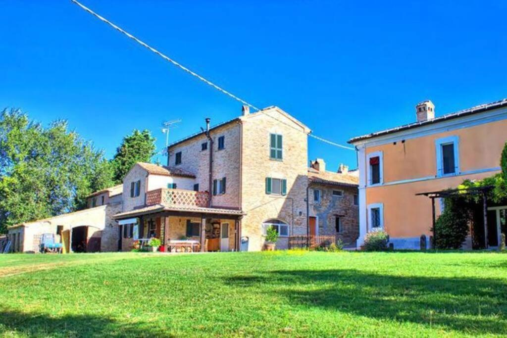 Villa Ginevri, La Casa Vacanze Immersa Nel Verde Mondavio Luaran gambar